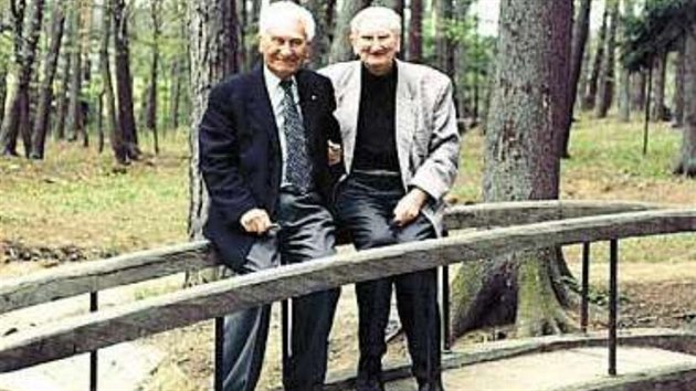 Jan Antonn Baa (vlevo) byl estnm lenem Rotary klubu Zln. V roce 1938 se na slavnostnm obd potkal s prezidentem Rotary International Mauricem Duperreyem.