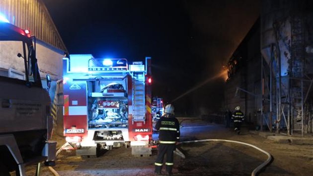 Por velkokapacitnho senku na Olomoucku napchal kody za zhruba ti miliony korun, a tak pi nm uhynuly tyi krvy.