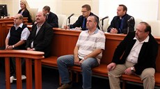 Ivo Růžička, Jaromír Pustina, Michal Hlaváček a Ivor Thír (zleva) usedli na... Ivo Růžička, Jaromír Pustina, Michal Hlaváček a Ivor Thír (zleva) usedli na...