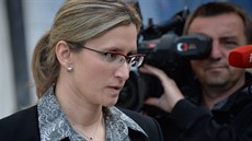 Karla Šlechtová po schůzce s Milošem Zemanem 3.10. 2014 Karla Šlechtová po schůzce s Milošem Zemanem 3.10. 2014