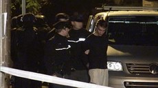 Policisté zasahovali v rodinném domě v pražských Modřanech, kde opilý muž... Policisté zasahovali v rodinném domě v pražských Modřanech, kde opilý muž...