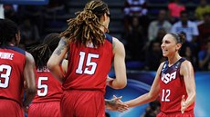 Americké basketbalistky se radují ve finále mistrovství světa. Americké basketbalistky se radují ve finále mistrovství světa.