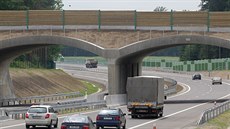 Loni otevřený úsek dálnice D3 mezi Táborem a Veselím, by měl být oplocený do... Loni otevřený úsek dálnice D3 mezi Táborem a Veselím, by měl být oplocený do...
