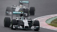 STÍBRNÉ ÍPY. Lewis Hamilton a Nico Rosberg ve Velké cen Japonska formule 1. 