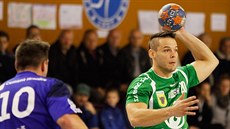 Tomáš Řezníček v zeleném dresu Zubří Tomáš Řezníček v zeleném dresu Zubří