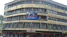 Do čtyřpatrového Cristalu by se daly umístit ordinace lékařů, kanceláře... Do čtyřpatrového Cristalu by se daly umístit ordinace lékařů, kanceláře...