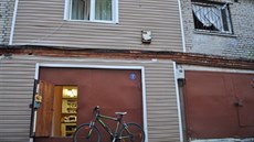 Bydlet v garáži ruské zákony nedovolují. Většina majitelů si k bydlení ještě... Bydlet v garáži ruské zákony nedovolují. Většina majitelů si k bydlení ještě...