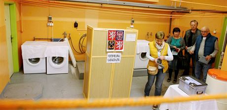 V Lovosicích byla hlasovací místnost referenda o hazardu napíklad v Mateské...