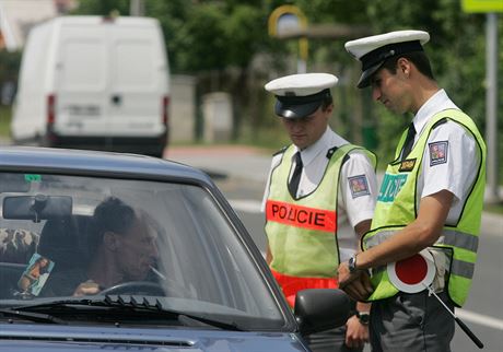 Zlodje, který okradl idie nákladního auta, zadreli dopravní policisté,...