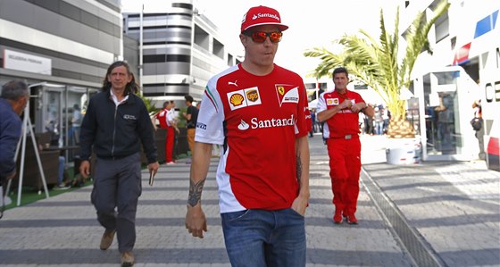 NEMÁM PONTÍ. Kimi Räikkönen v padoku Velké ceny Ruska formule 1.