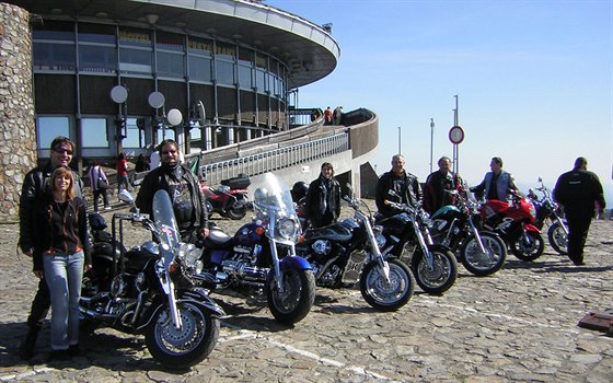 Motoklub Jestábí jezdci z Radvanic na Trutnovsku na vyjíce v Liberci.