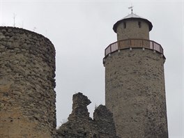 Na vi hradu Kostomlaty vznikla pi oprav stecha, zbradl a venkovn...
