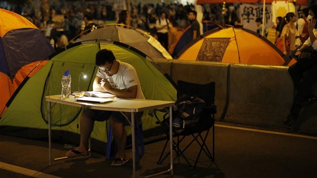 Prodemokratick protesty v Hongkongu pokrauj, lid se vrac do ulic (10. jna 2014).