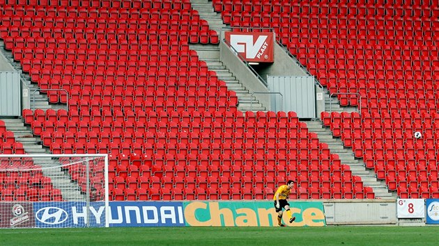 PRZDNO. Kvli vtrnostem slvistickch fanouk v utkn s Brnem byla tribuna Sever bhem zpasu s Jabloncem zaven.