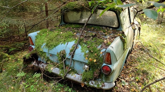 Ford Anglia z roku 1967 vypad tm nepokozen, zstaly mu napklad vechna skla a svtla.