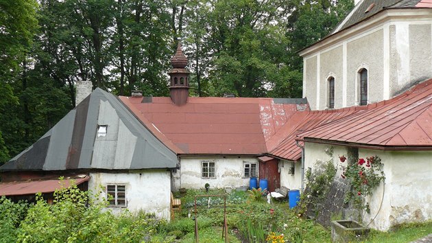 Poustevna s dvma kdly pilh ke kostelu Panny Marie Pomocn v Teplicch nad Metuj.