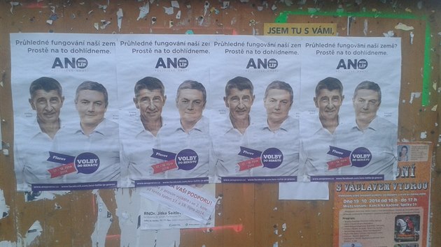Volebn plakty Antonna Prachae pekryly protikandidtku Jitku Seitlovou.