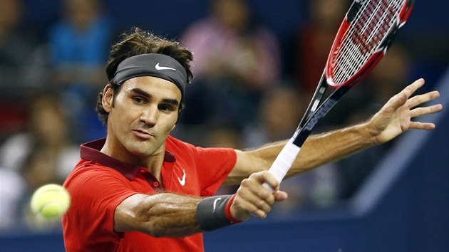 Roger Federer bhem semifinle na turnaji v anghaji