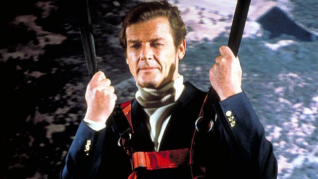 Roger Moore ve filmu Moonraker (1979)