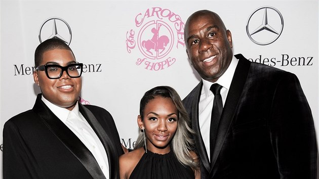 Magic Johnson, jeho syn E.J. a dcera Elisa (Los Angeles, 11. jna 2014)