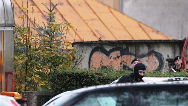 tonice ve ru nad Szavou v ter poranila policejnho vyjednavae (14. 10. 2014).