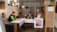 Ve Střížově na Vysočině se volí v místní hospodě (10. října 2014) Ve Střížově na Vysočině se volí v místní hospodě (10. října 2014)