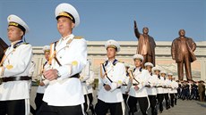 Severokorejští vojáci pochodují Pchjongjangem během oslav 69. výročí založení... Severokorejští vojáci pochodují Pchjongjangem během oslav 69. výročí založení...