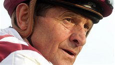 Josef Váňa v cíli Velké pardubické, tentokrát byl jeho Tiumen šestnáctý. Josef Váňa v cíli Velké pardubické, tentokrát byl jeho Tiumen šestnáctý.