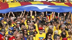 Demonstrace za katalánskou nezávislost na námstí Catalunya v Barcelon (19....