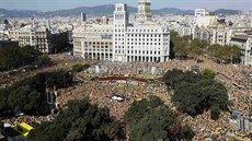 V ulicích Barcelony pravideln demonstrují statisíce lidí