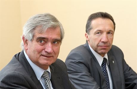Jihlavským primátorem by se ml stát sociální demokrat Rudolf Chloupek (vlevo). Dosavadní námstek si roli prohodí s Jaroslavem Vymazalem z ODS (vpravo).