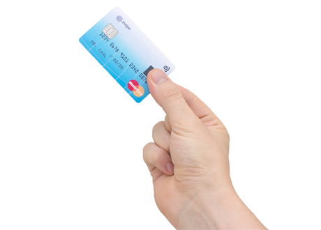 biometrická platební karta s tekou otisku prstu