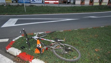 Odboující idika srazila mladíka jedoucího na kole po hlavní silnici, podle...