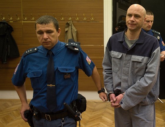Martin Csavoj dostal výjimený trest 25 let vzení.