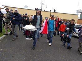 Dropion konen míí ze zákulisí na spolené focení a k balonu.