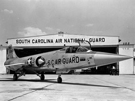 F-104A slouily u jednotek patících pod velitelství protivzduné obrany (ADC)....
