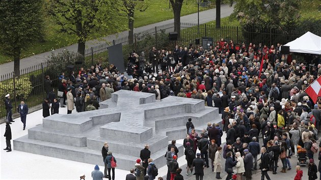 Odhalen pamtnku dezertr z wehrmachtu ve Vdni. (24. jna 2014)