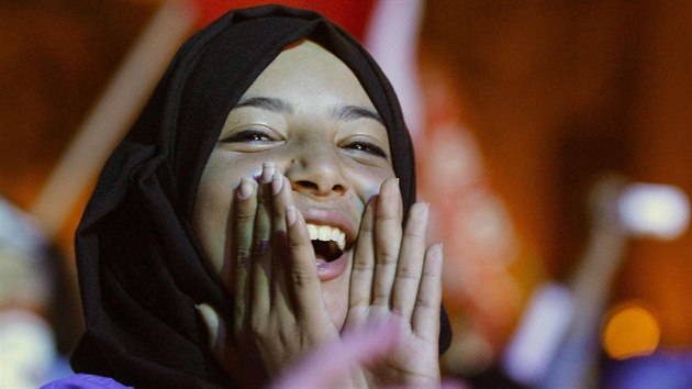 Pznivci Ennahdy ped volbami (24. jna 2014).
