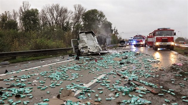 Hromadn nehoda na dlnici D2 u Brna ve smru na Bratislavu (23. jna, 2014).