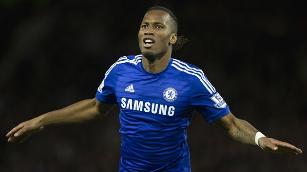 Didier Drogba z Chelsea slav gl proti Manchesteru United.