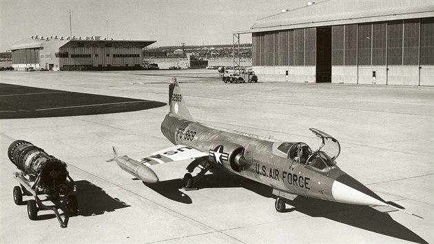 Předsériový YF-104 Starfighter