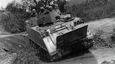 Dlouhá léta sluby M113 vedla k vytvoení mnoha variant. Na snímku je úprava...