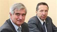 Rudolf Chloupek (ČSSD, vlevo) a Jaroslav Vymazal (ODS). Rudolf Chloupek (ČSSD, vlevo) a Jaroslav Vymazal (ODS).