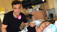 Robbie Williams s manelkou v porodnici