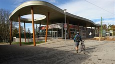 Nový vstup do zoo slouží jejím návštěvníkům od druhé poloviny září. Nový vstup do zoo slouží jejím návštěvníkům od druhé poloviny září.