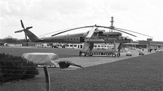 Vrtulník Mil-Mi10 si poradil i s autobusem