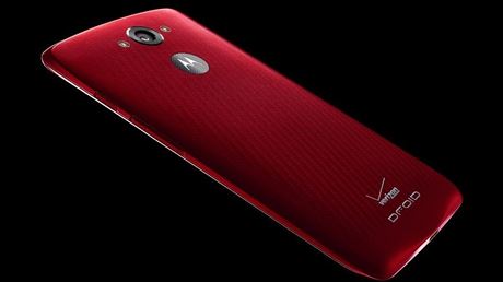 piková Motorola Droid Turbo na tiskovém snímku