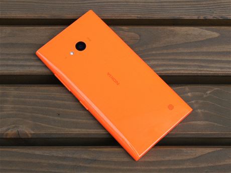 Nokia Lumia 735