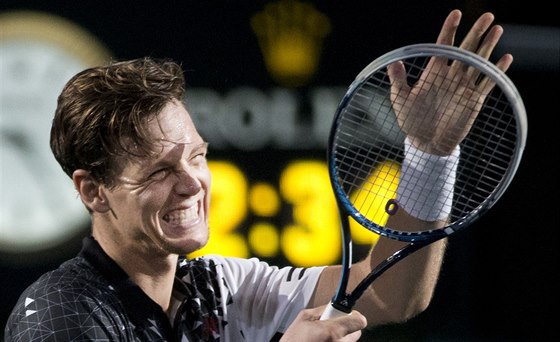 Tomá Berdych se raduje z postupu do semifinále turnaje v Paíi.