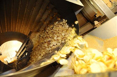 Ve francouzské firm Brets se výzkumu chipsových novinek vnuje dvanáct lidí, kteí ron vyhodnotí 300 rzných píchutí. Ilustraní foto.